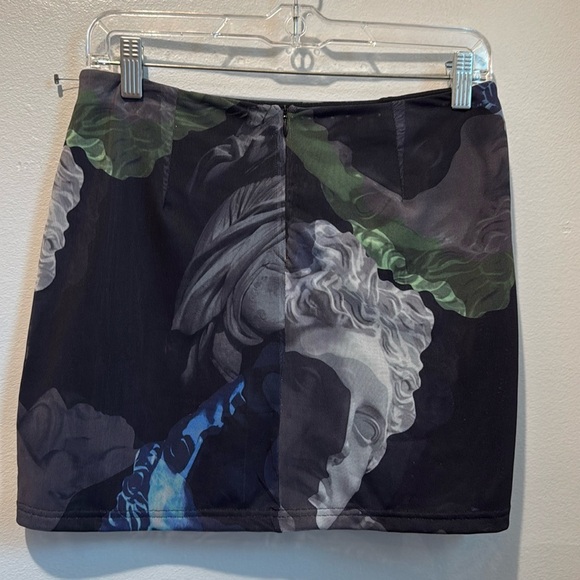 White Fox large mini skirt sheer mesh - Picture 5 of 7